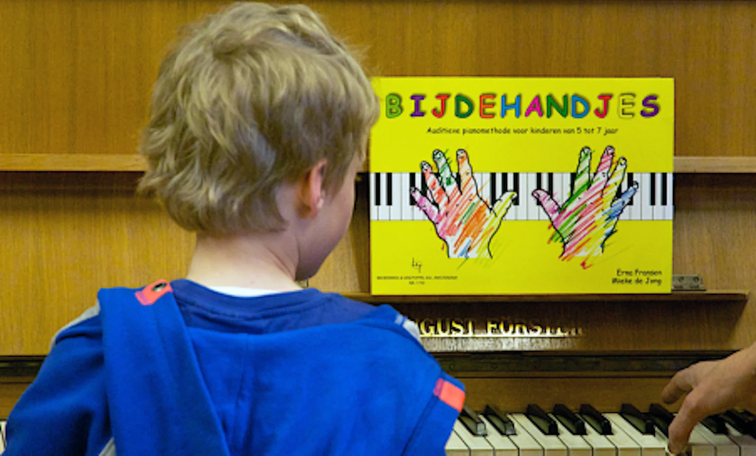 Placeholder for Bijdehandjes 2001